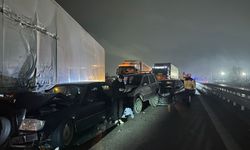 Anadolu Otoyolu'nda 16 araçlık zincirleme kaza!