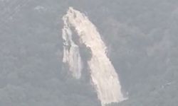 Yağış sonrası dağda dev şelaleler oluştu