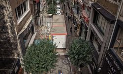 Yol ortasına elektrik trafosu!