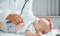 Uzmanı uyardı: Bebeklerde her kusma reflü değildir