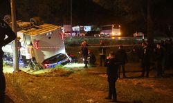 Antalya’da servis midibüsü devrildi: 16 infaz koruma memuru yaralı