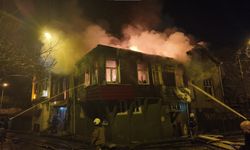 Üsküdar'da tarihi metruk binalarda yangın