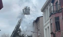 Fatihte 3 katlı binada yangın çıktı: 1 ölü 5 yaralı