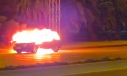 Kartal'da seyir halindeki araç alev alev yandı