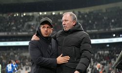 Sergen Yalçın, Emre Belözoğlu’na karşı ilk galibiyetini aldı