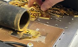 Talebe yetişmek için gece gündüz böyle altın üretiyorlar