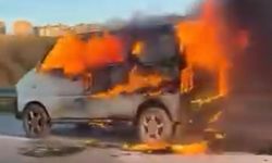 Bursa'da araç seyir halindeyken yandı