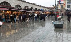 Bayram hareketliliği Eminönü’nü doldurdu