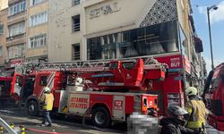 Fatih’te gelinlikçi alevlere teslim oldu