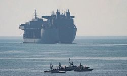 Hürmüz Boğazı'nda alevler yükseldi!