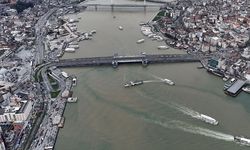 Sağanak sonrası Haliç çamura büründü