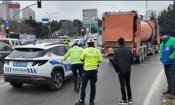 İBB'ye ait kamyonunun çarptığı skuter sürücüsü ağır yaralandı