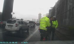 Bağcılar'da boğazına şeker kaçan sürücüyü polis kurtardı