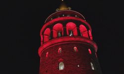 Galata Kulesi multipl miyelom için kırmızıya büründü