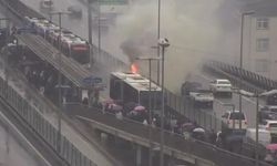 Metrobüste yangın paniği
