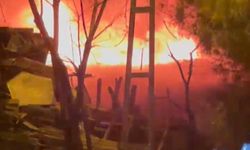 Tuzla'da 2 gecekondu alev alev yandı