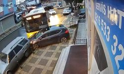 İETT otobüsü park halindeki otomobillere çarptı