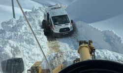 Ağrı’da 2 metrelik kar engeli