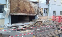 İstanbul Pendik’te beton saçak çöktü