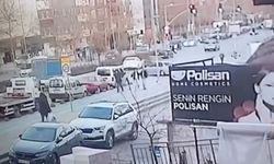 Sancaktepe’de iki otomobil çarpıştı