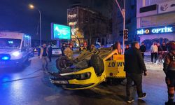İstanbul’da gece kazası: Taksi takla attı, yaralılar var