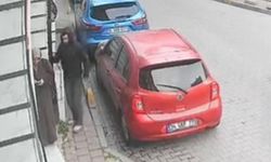 Fatih’te sokak ortasında kapkaç!