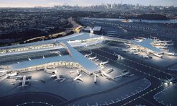 Uçakla itfaiye aracı çarpıştı