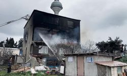 Büyükçekmece'de üç katlı binada yangın