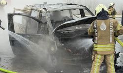 Seyir halindeki VIP taksi yandı