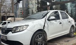 Teröristlerin kiraladığı otomobil incelemelerin ardından olay yerinden kaldırıldı