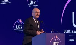 'Yastık altında 640 milyar dolar var'