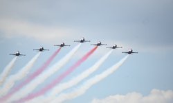 ‘Türk Yıldızları' Çanakkale semalarında nefesleri kesti