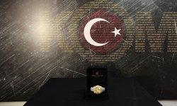 Kapalıçarşı operasyonunda ele geçirilen dev elmas sergileniyor