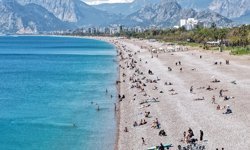 21 derecelik bahar sıcağında sahiller doldu