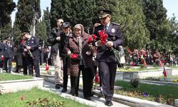 Edirnekapı Şehitliği ve Eyüp Sultan Camii’nde anma programı düzenlendi