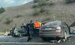 Ankara'da feci kaza! 2 araç çarpıştı