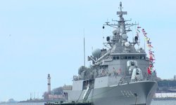 İstanbul’da 23 Nisan’da savaş gemisine yoğun ilgi