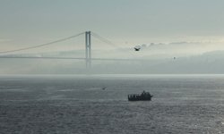 İstanbul Boğazı'nda sis etkili oluyor