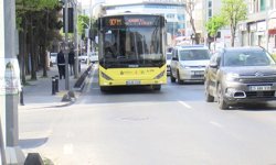 Okul önünde kaza: Öğrenci yaralandı