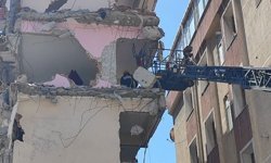 Avcılar’da 10 gündür mahsur kalan yavru kedi kurtarıldı