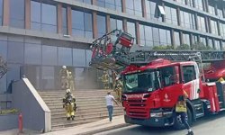 Pendik'te iş merkezinde yangın
