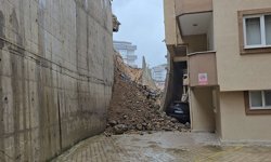 7 katlı binanın 2 katı tahliye edildi