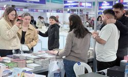 İstanbul'da kitap buluşması: Beşiktaş Kitap Fuarı başladı