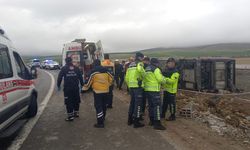 Tur otobüsü kaza yaptı: 20 yaralı