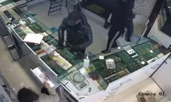 Başakşehir’de kuyumcu soygunu girişimi