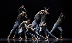 'Momentum' balesinin dünya prömiyeri Süreyya Operası'nda yapıldı