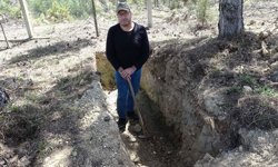 Emeklilik sonrası şaşırtan karar: Mezarını kazdı