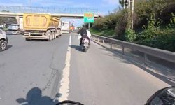 Otoyolda akılalmaz olay: Motosiklette kavga