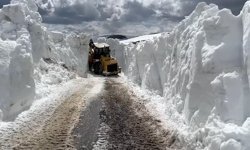Nisan ayında 4 metre karla mücadele
