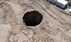 Hatay'da 35 metre çapında obruk oluştu